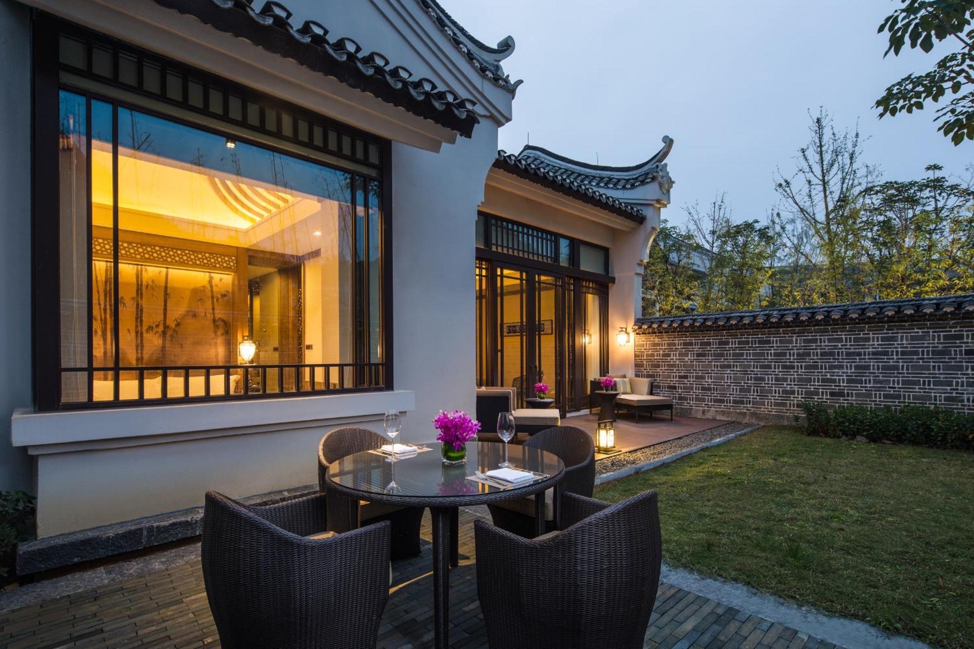 Banyan Tree Yangshuo Hotel Exterior photo